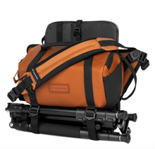 Load image into Gallery viewer, Wandrd ROGUE Sling 6L Sedona Orange V2